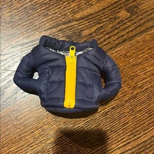 Down jacket drink koozie